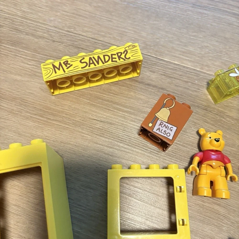 LEGO DUPLO Winnie the Pooh's House 5947 Replacement Parts Retired 1990s Over 25p